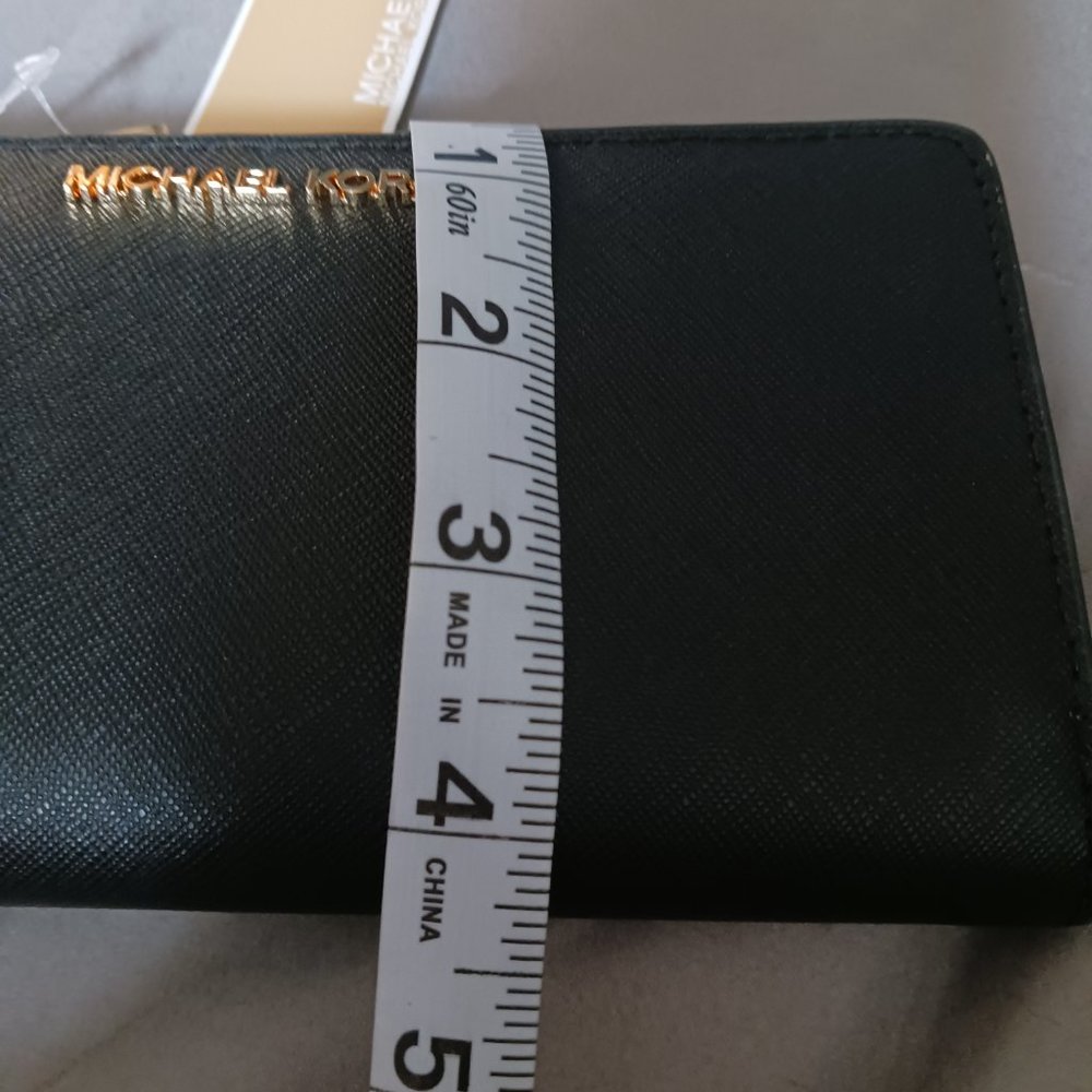 NWT! MICHAEL KORS WALLET - Picture 4 of 15